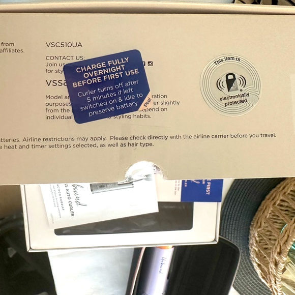 VS Sassoon Unbound Cordless Metallic Purple Hair Curler - Picture 2 of 4